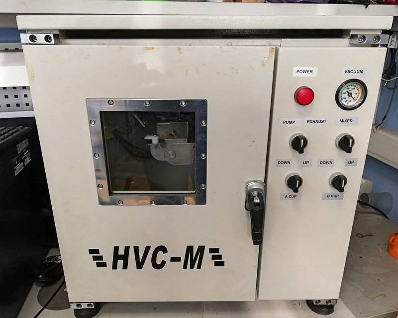 Литьевая вакуумная мини-машина HVC-M